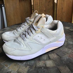 Saucony Originals barely worn, size 8